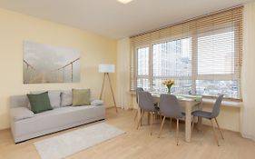 Praga Family Apartment With Parking By Noclegi Renters