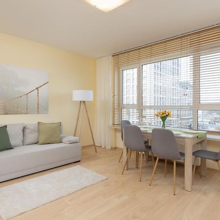 Praga Family Apartment With Parking By Noclegi Renters Варшава Экстерьер фото