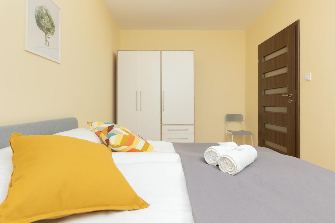 Praga Family Apartment With Parking By Noclegi Renters Варшава Экстерьер фото