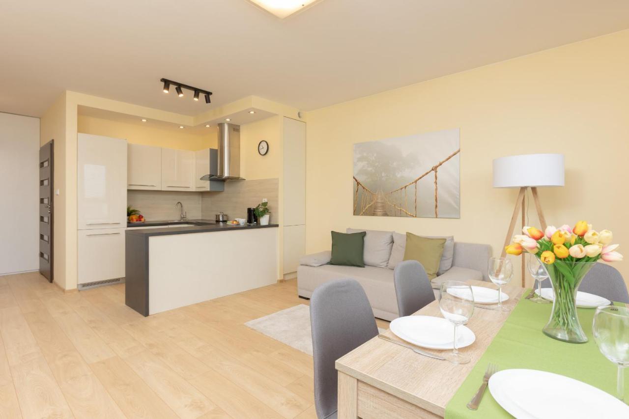 Praga Family Apartment With Parking By Noclegi Renters Варшава Экстерьер фото