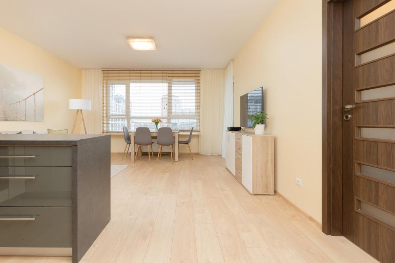 Praga Family Apartment With Parking By Noclegi Renters Варшава Экстерьер фото