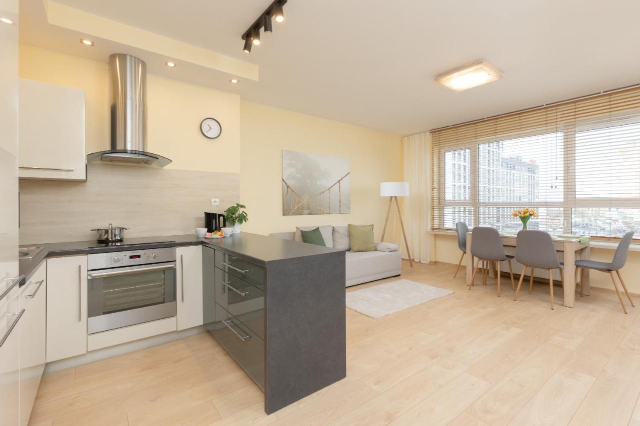 Praga Family Apartment With Parking By Noclegi Renters Варшава Экстерьер фото
